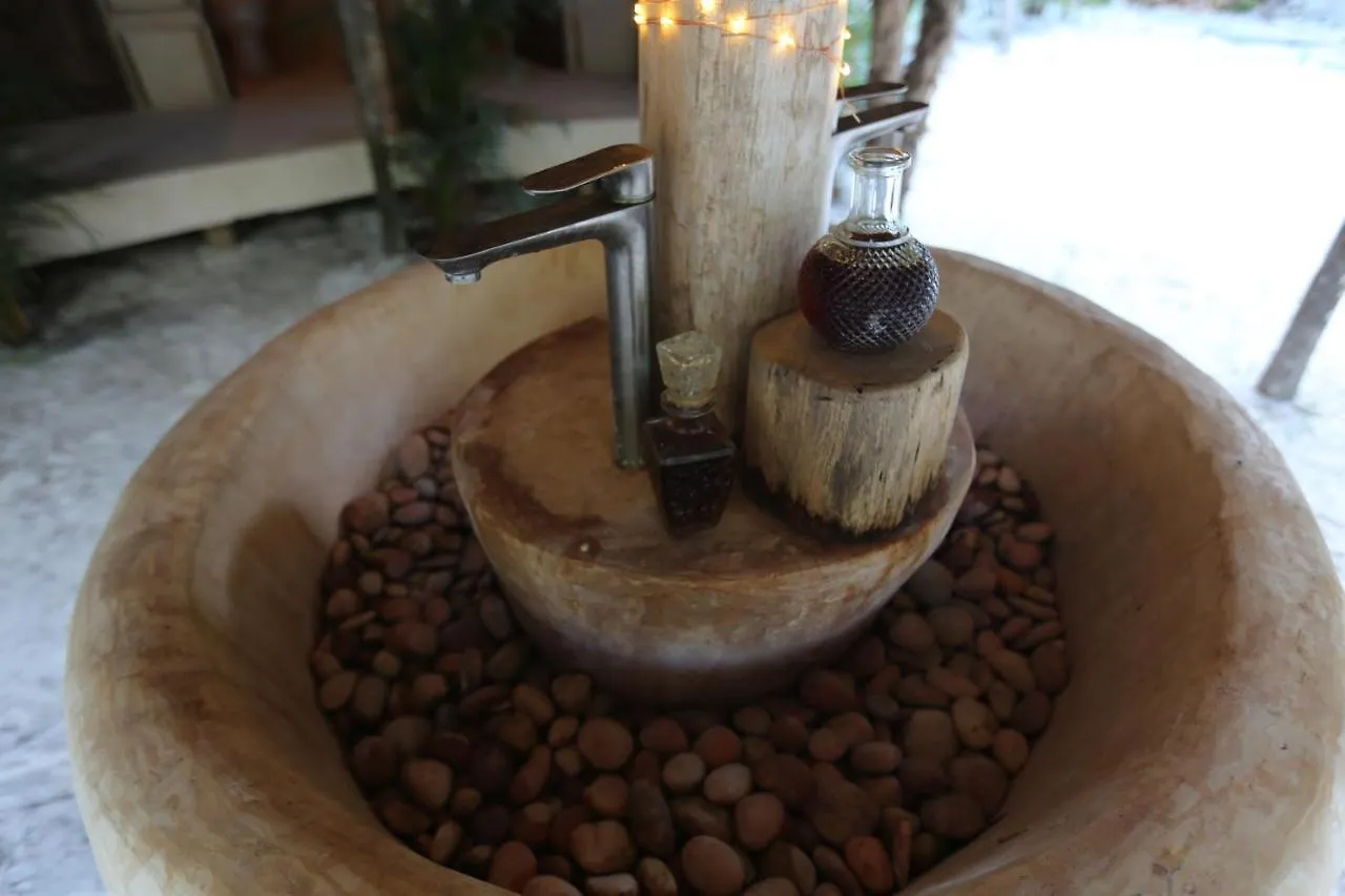 Hotel Glamp Ikal Tulum 3*,