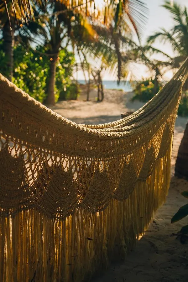 Glamp Ikal Tulum Hotel 3*,